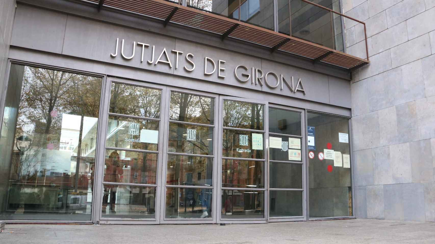 Acceso a los Juzgados de Girona, donde pasaron los hechos