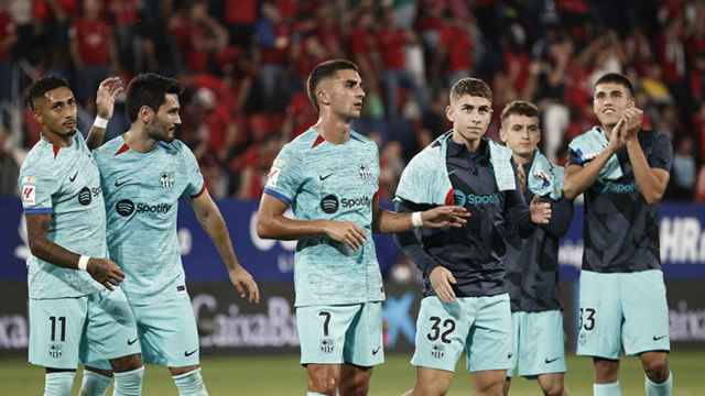 Los jugadores del Barça celebran el triunfo contra el Osasuna