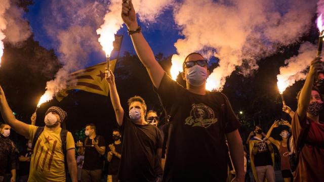 Miembros del Sindicato CDR en la última concentración de la Diada en Barcelona