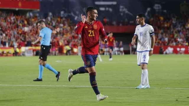 Ferran Torres celebra un gol ante Chipre con la selección española