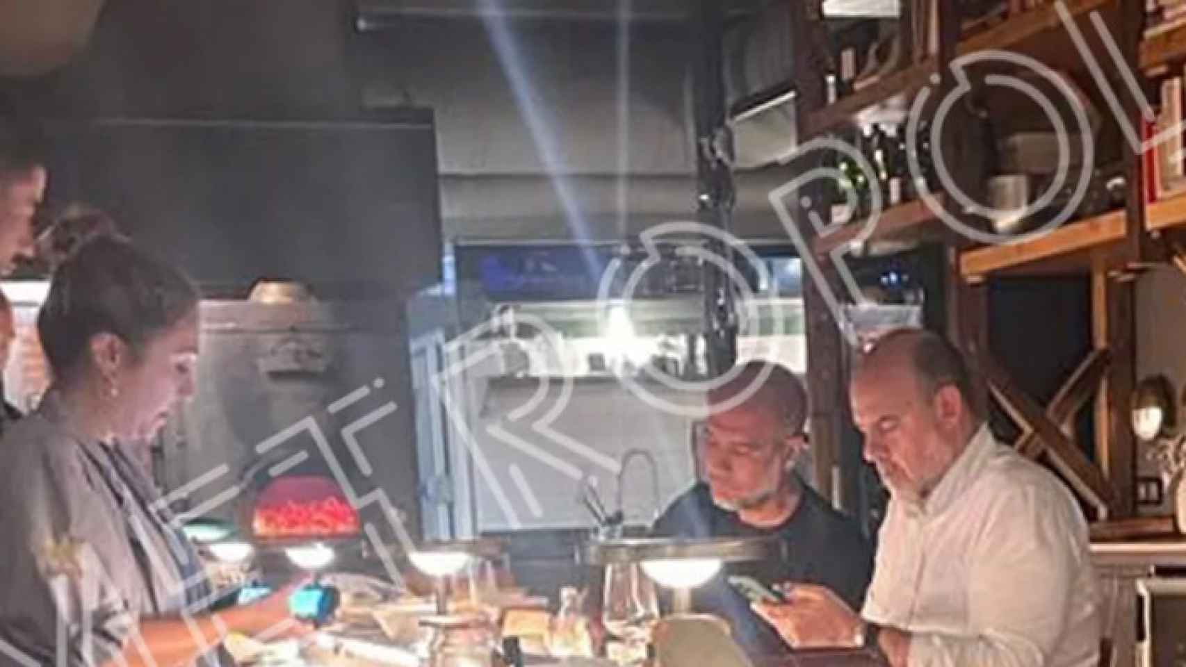 Jordi Basté y Pep Guardiola comiendo juntos en el Ultramarinos de Barcelona