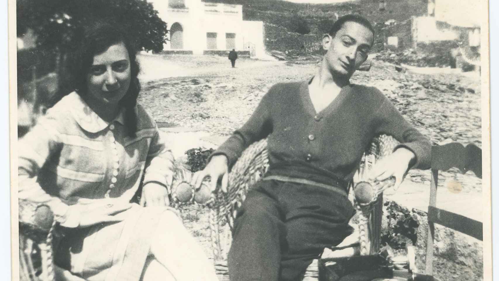 Salvador Dalí junto a su hermana Anna Maria, 1925 © Derechos de imagen de Salvador Dalí. Fundació Gala – Salvador Dalí, Figueres, 2023