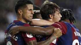 El Barça celebra el golazo de Joao Félix contra el Betis