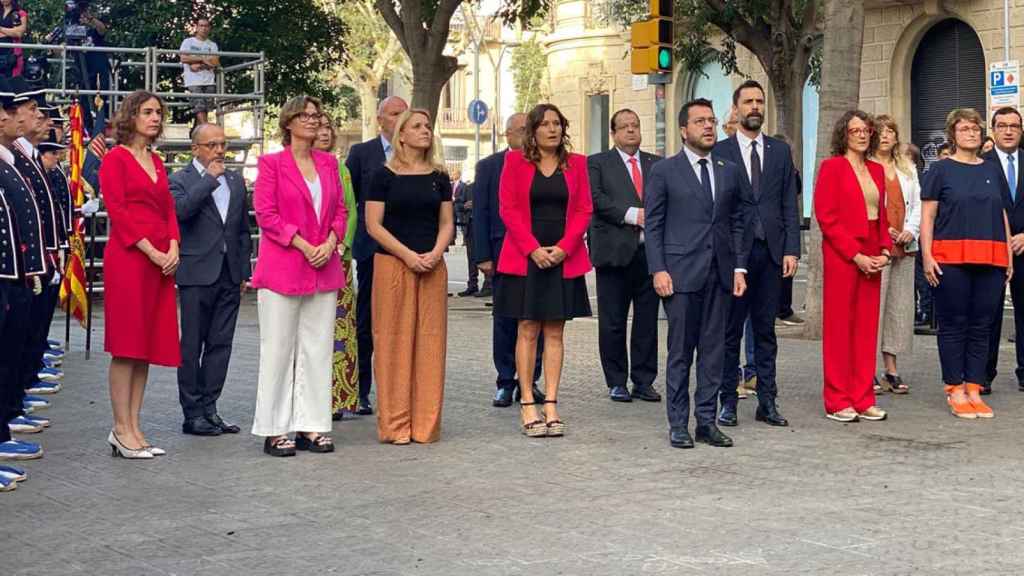 El presidente de la Generalitat, Pere Aragonès, y sus 14 'consellers', en la pasada Diada