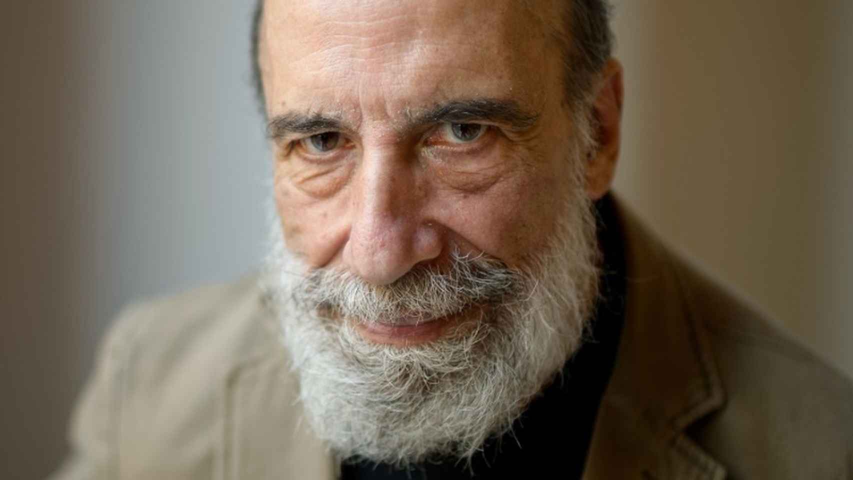 El poeta chileno Raúl Zurita