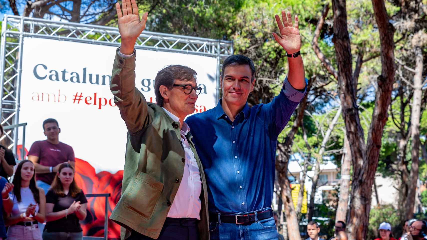 El líder del PSC, Salvador Illa, y el presidente del Gobierno en funciones, Pedro Sánchez