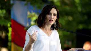 Un cargo de la Ejecutiva del PSOE llama "unineuronal" a Isabel Díaz Ayuso