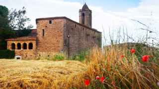 Este es el castillo que Dalí regaló a Gala: abandonado y con un jardín salvaje