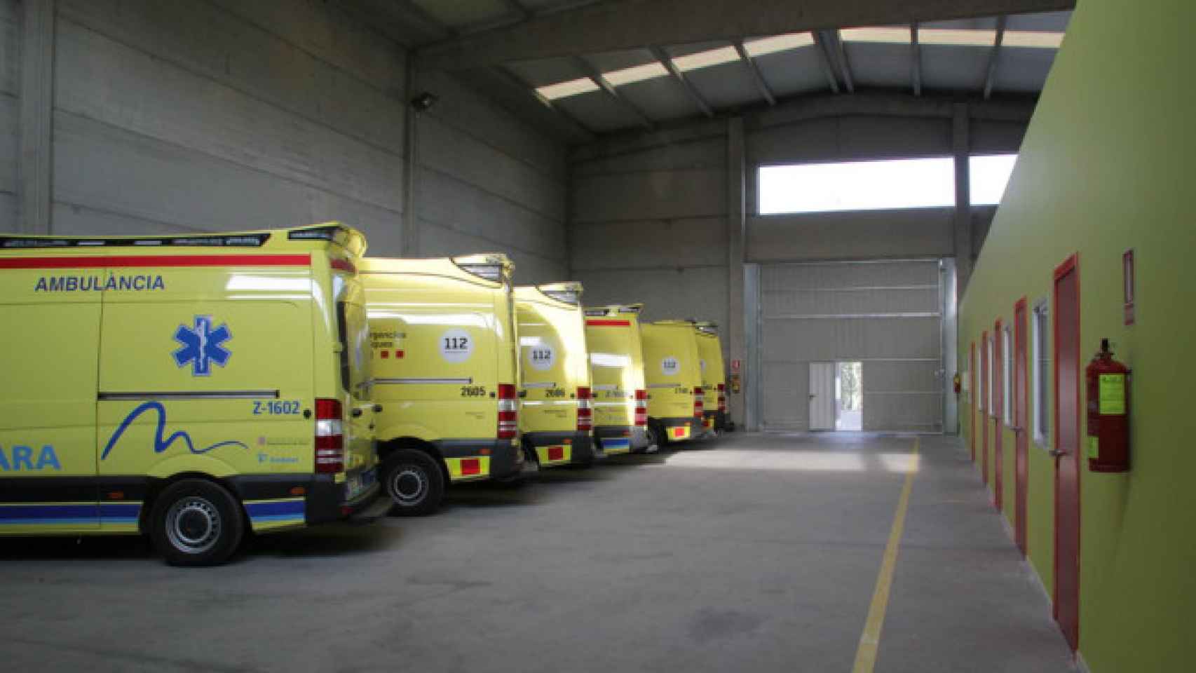 Vehículos de Ambulancias Egara en la base de Lleida