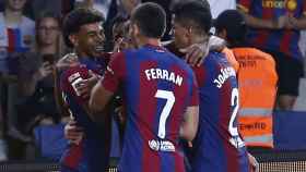 Los jugadores del Barça celebran el gol ante el Sevilla