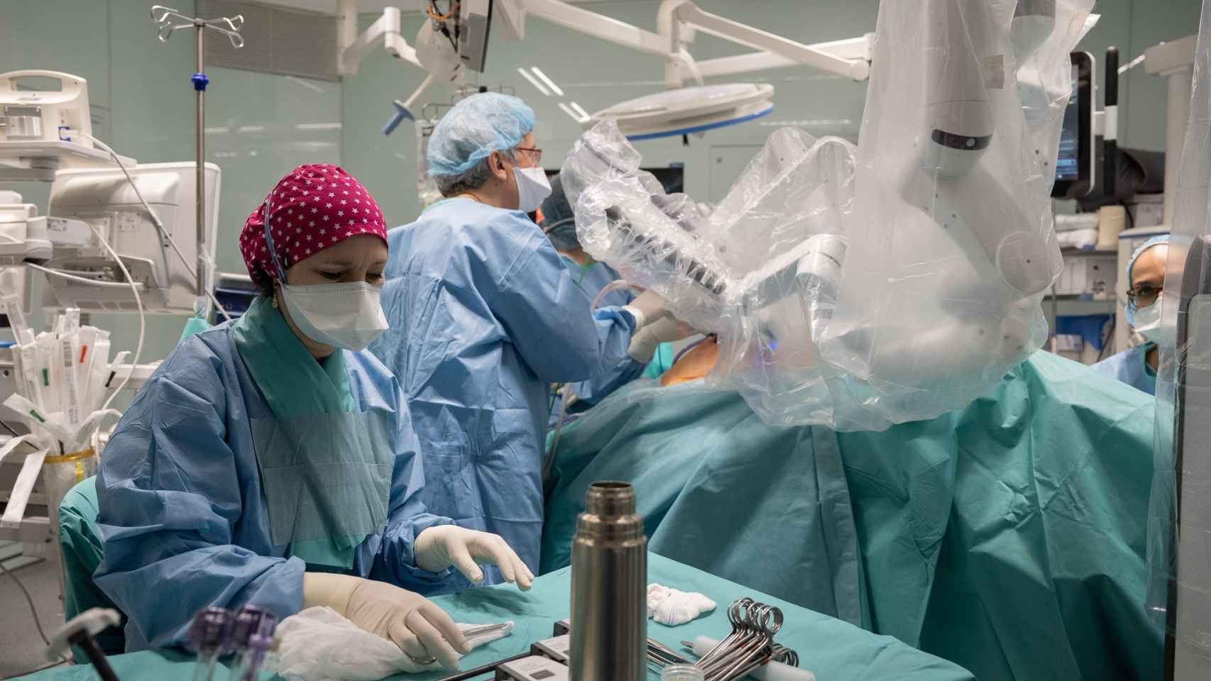 Una cirugía en el Hospital Clínic Barcelona