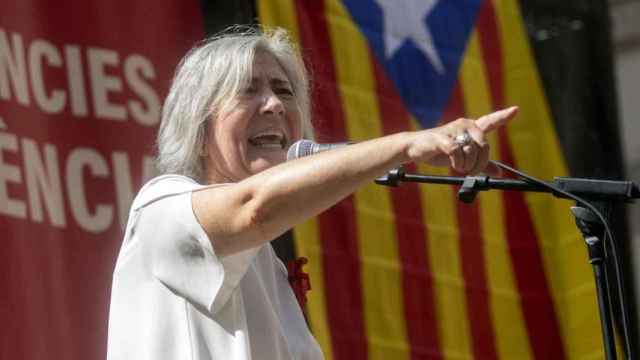 Dolors Feliu, presidenta de la ANC, de espaldas en una protesta anterior