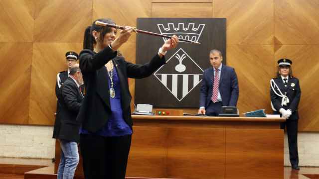 Marta Farrés (PSC) al ser investida alcaldesa de Sabadell (Barcelona) en 2019