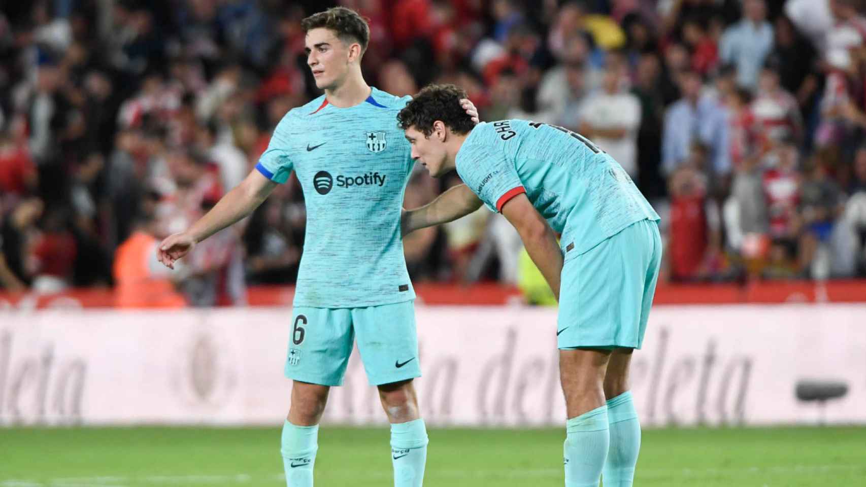 Gavi y Andreas Christensen, en el partido del Barça contra el Granada