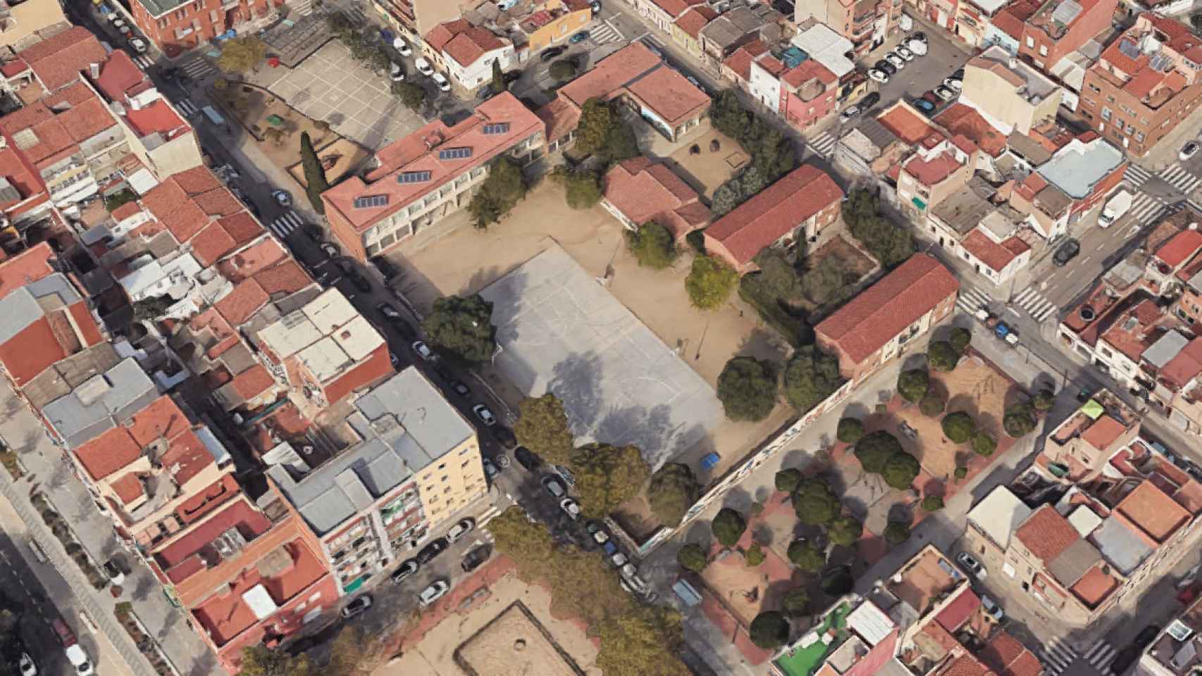 La escuela Joan Montllor de Sabadell, vista desde el aire