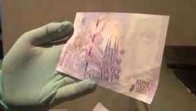 Los Mossos d'Esquadra se incautan de billetes falsos en los registros de Cambrils y Salou
