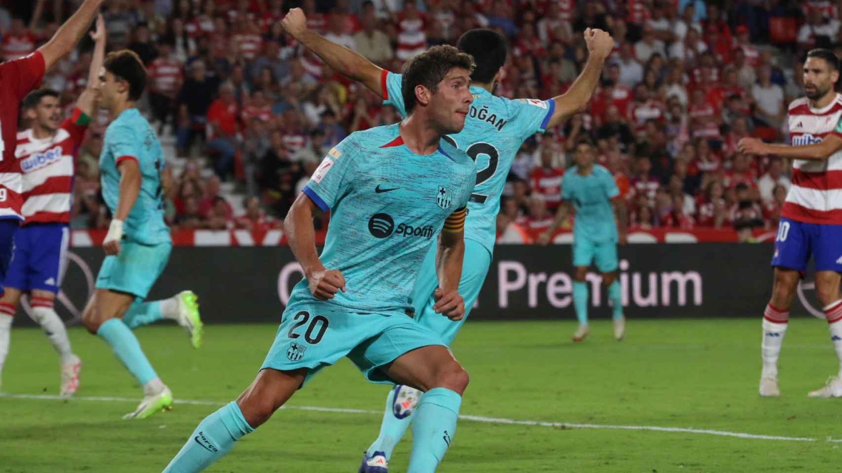 Sergi Roberto festeja el gol del empate del Barça en Granada