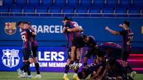 El Barça B festeja un triunfo de la temporada 2022-23