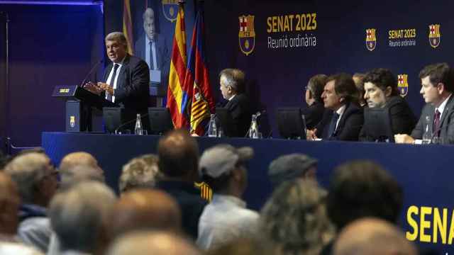 Joan Laporta, durante la reunión ordinaria con el senado del Barça