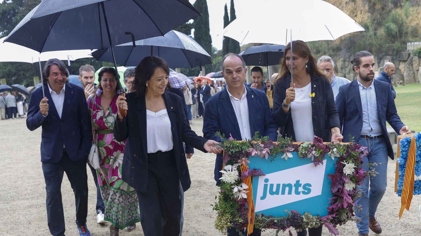 La presidenta del Parlament, Anna Erra, y los diregentes de JxCat, Jordi Turull y Laura Borràs