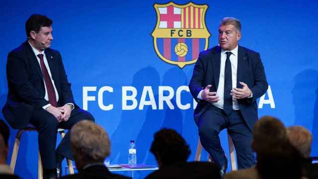 Eduard Romeu y Joan Laporta, en un acto del Barça en el curso 2022-23