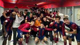 La euforia del Barça B tras sumar una victoria contra el Teruel