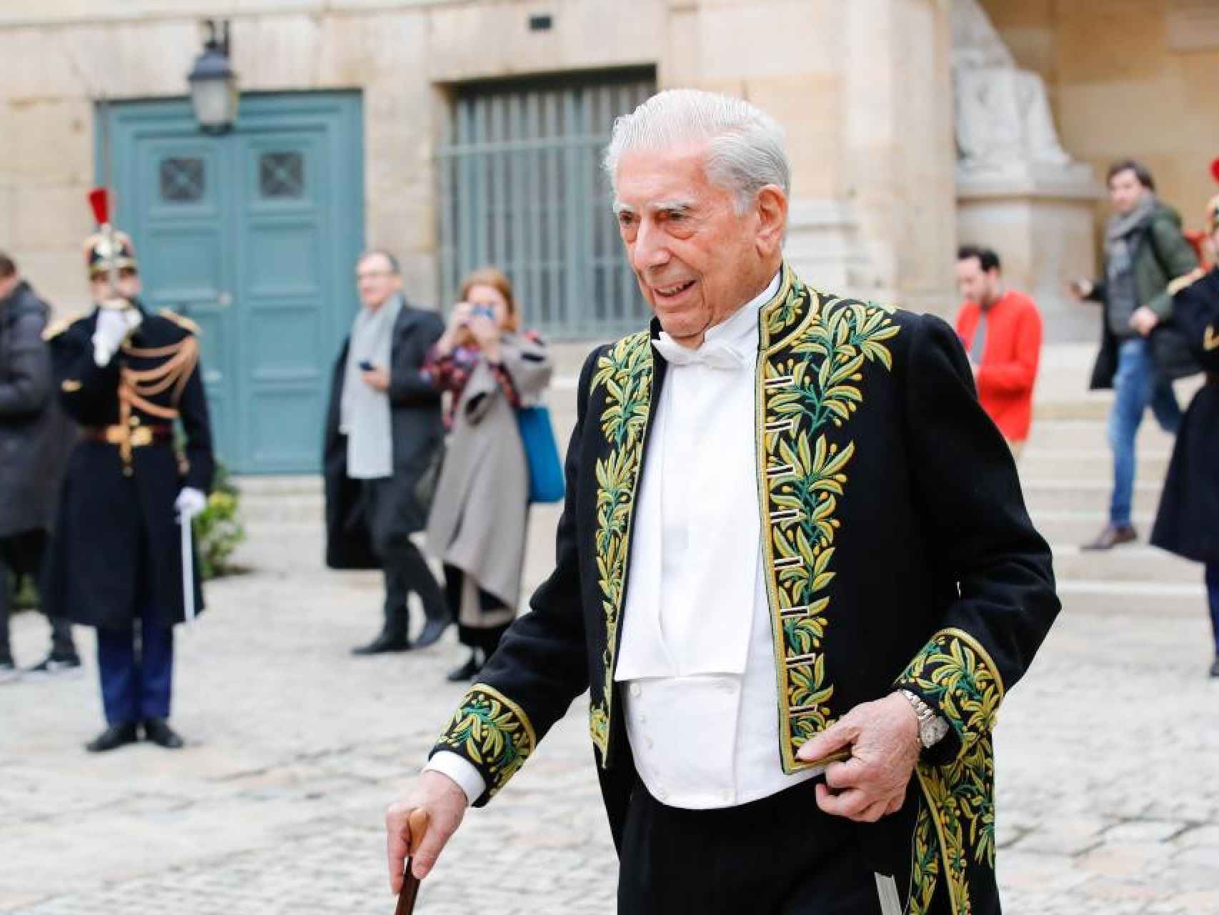 Mario Vargas Llosa el día de su ingreso en la Academia Francesa