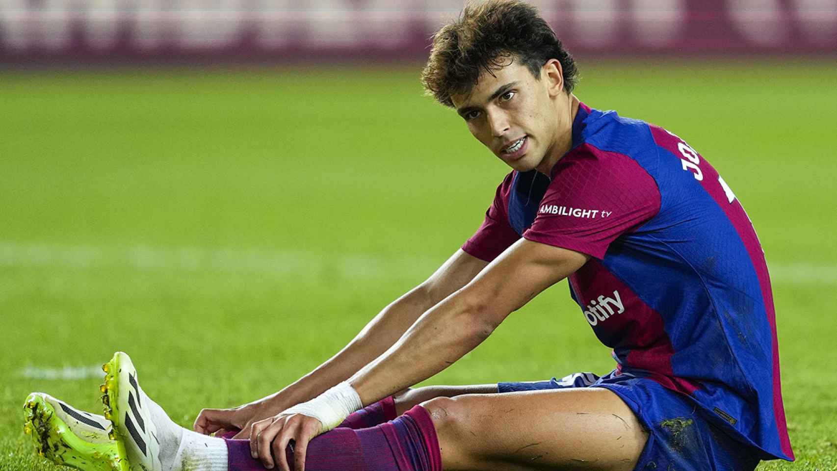 La frustración de Joao Félix tras fallar una ocasión con el Barça