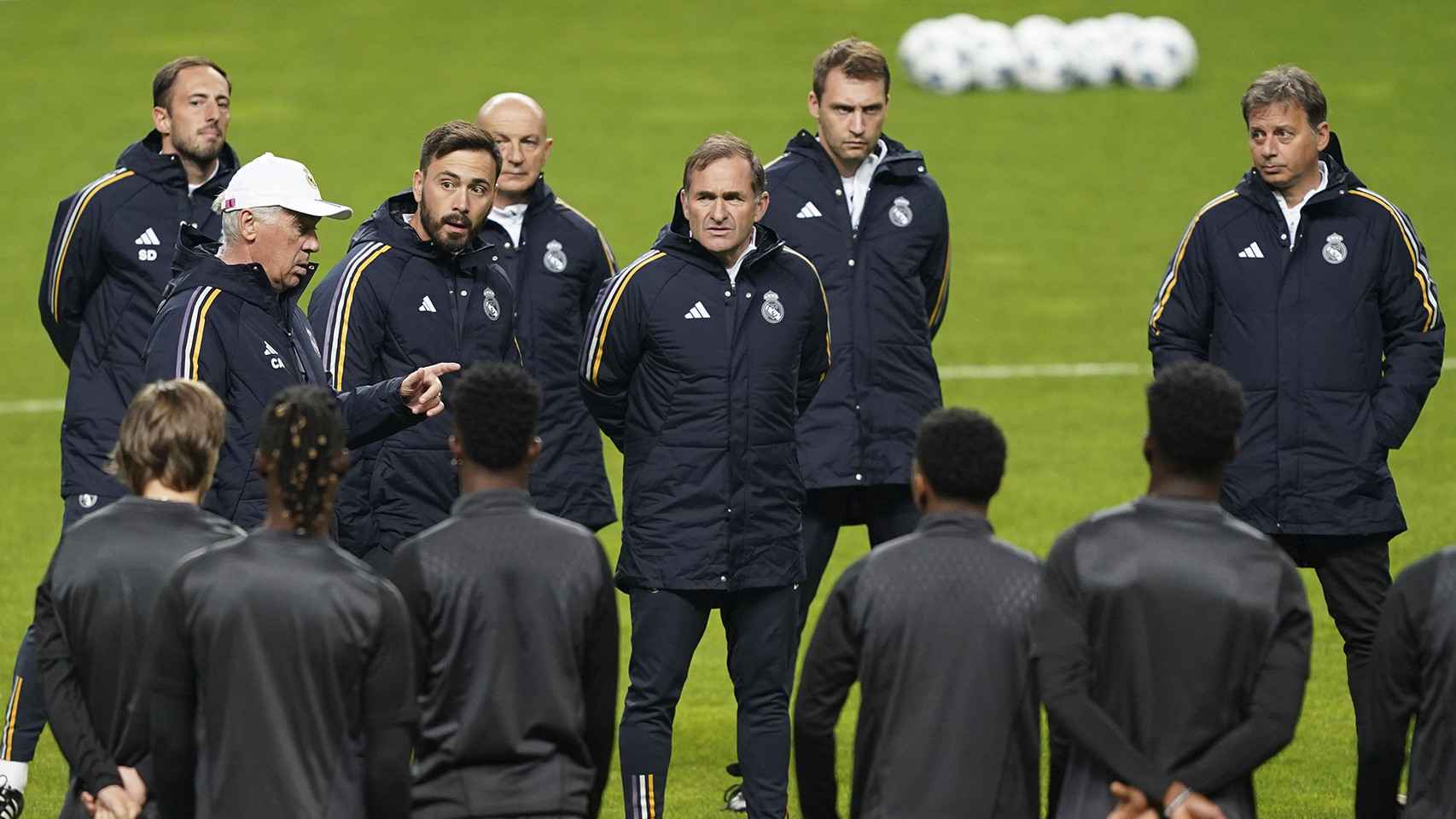 Carlo Ancelotti, en la sesión de entrenamiento del Real Madrid antes de la Champions League
