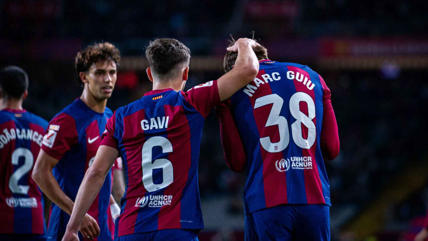 Gavi y Marc Guiu, canteranos del Barça, durante el triunfo contra el Athletic