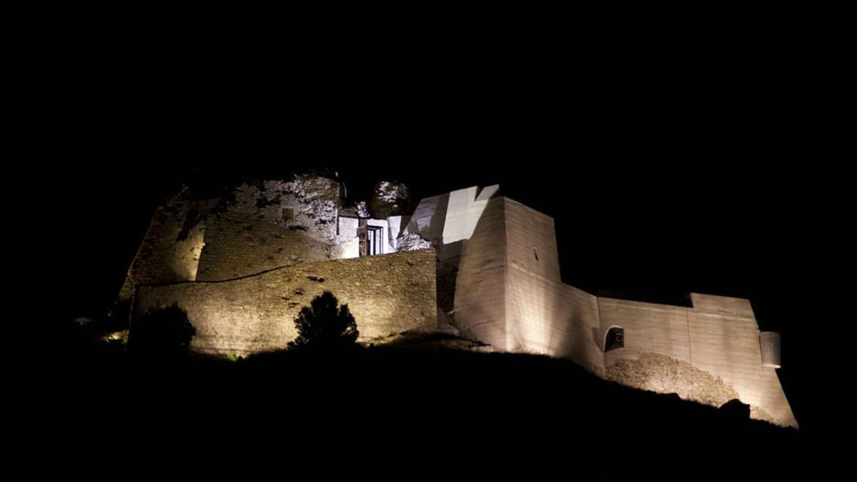 Castillo de la Trinidad de noche