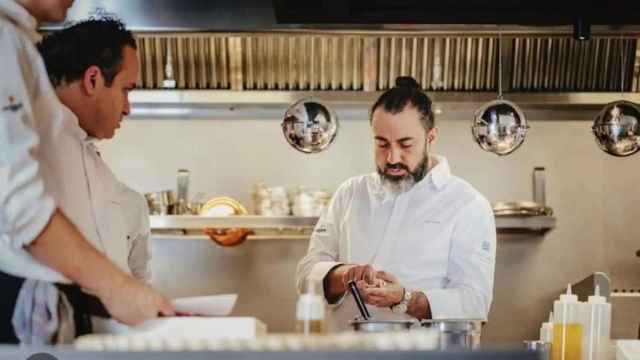 El chef Rafa Zafra en su restaurante Estimar de Barcelona