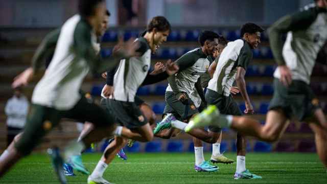 Los jugadores del Barça entrenan en la Ciutat Esportiva Joan Gamper