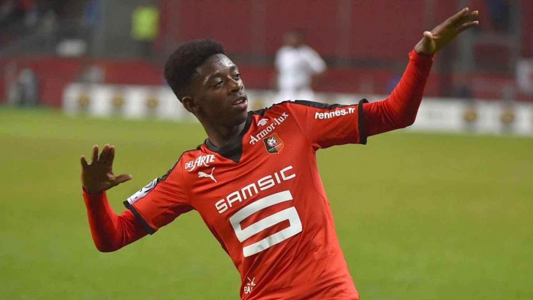 Dembelé celebra un gol en su etapa con el Rennes
