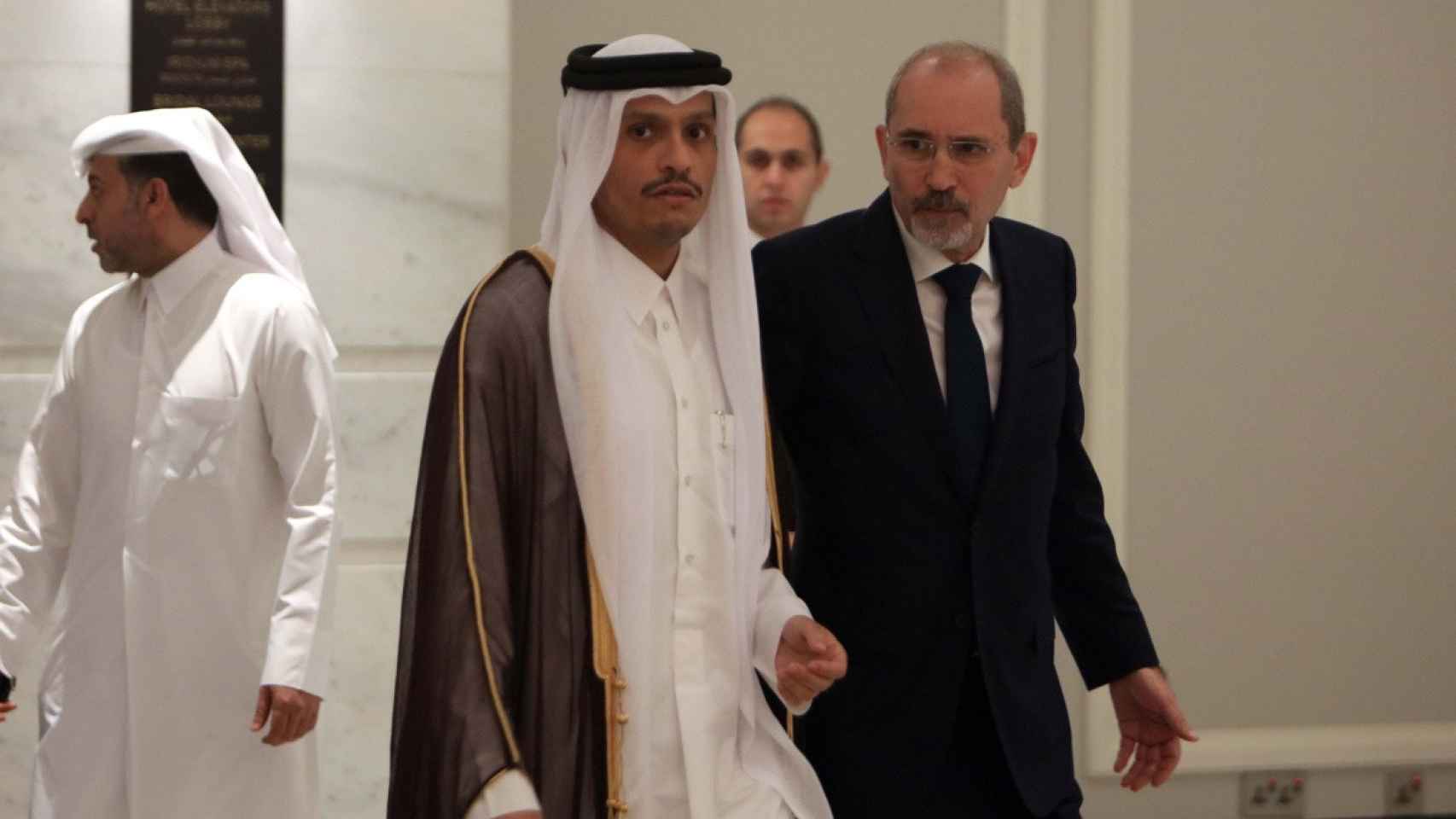 El primer ministro de Qatar en un encuentro diplomático