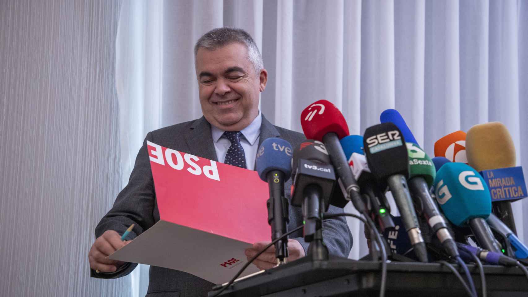 El secretario de Organización del PSOE, Santos Cerdán, comparece en una rueda de prensa para explicar los detalles del acuerdo de investidura