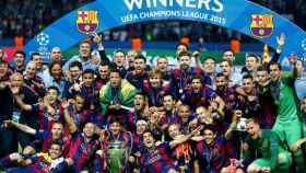 Los jugadores del Barça celebran la Champions de 2015