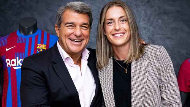 Joan Laporta y Alexia Putellas, tras firmar la última renovación de la azulgrana