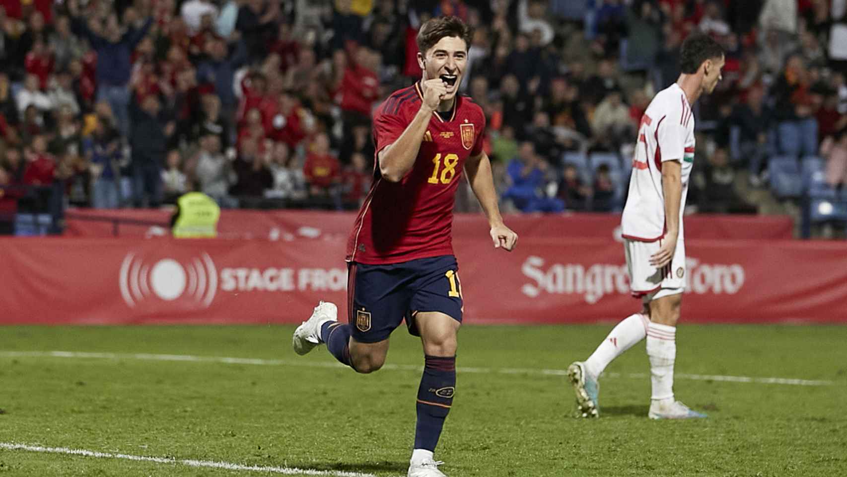 Pablo Torre celebra su gol a Hungría con la selección española sub-21