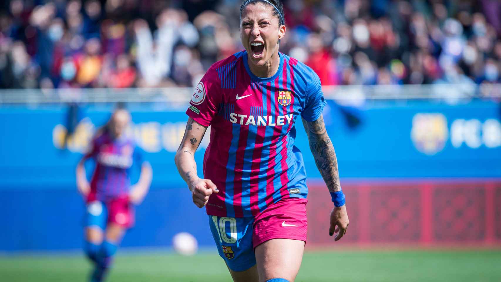 Jenni Hermoso celebra un gol con el Barça