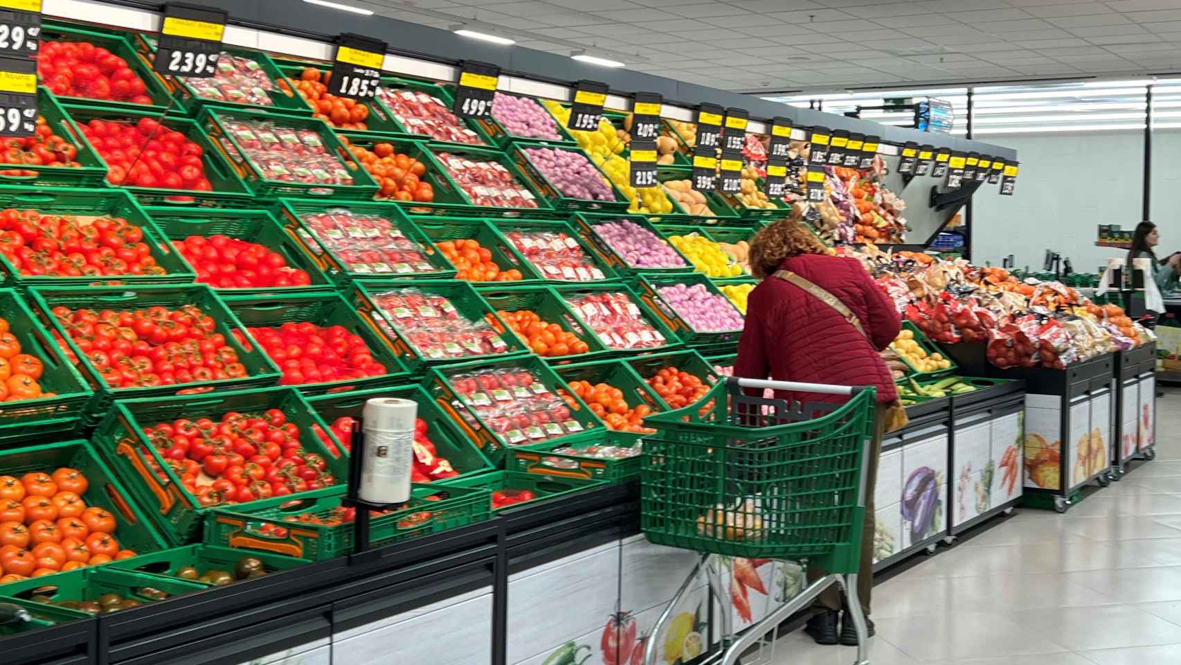 Sección de fruta en el nuevo supermercado de Barberà del Vallès