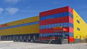 Centro Logstico de DHL en el Aeropuerto de Foronda / CV