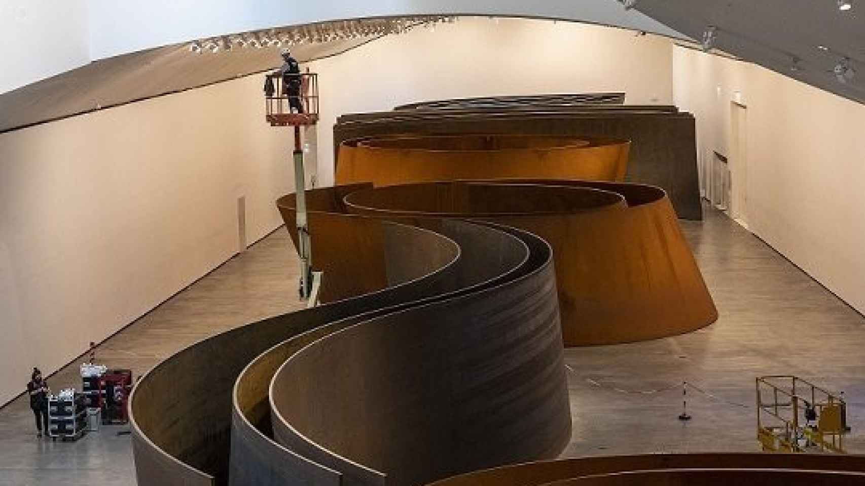 Sala de 'La materia del tiempo' en el Museo Guggenheim de Bilbao. /EP