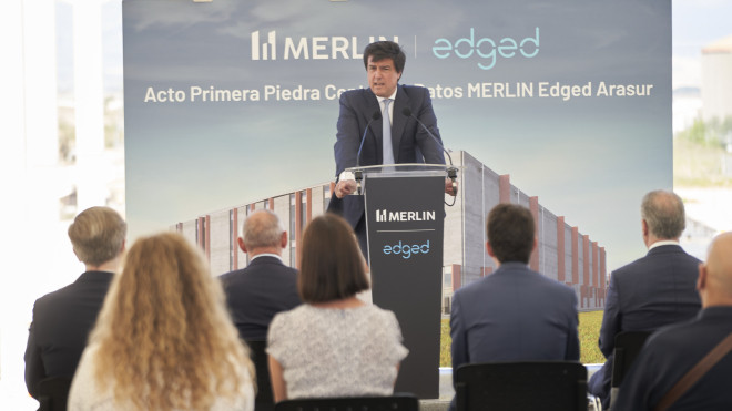 El presidente de Merlin Properties, Ismael Clemente, durante la colocación de la primera piedra del centro de datos de Arasur / Irekia