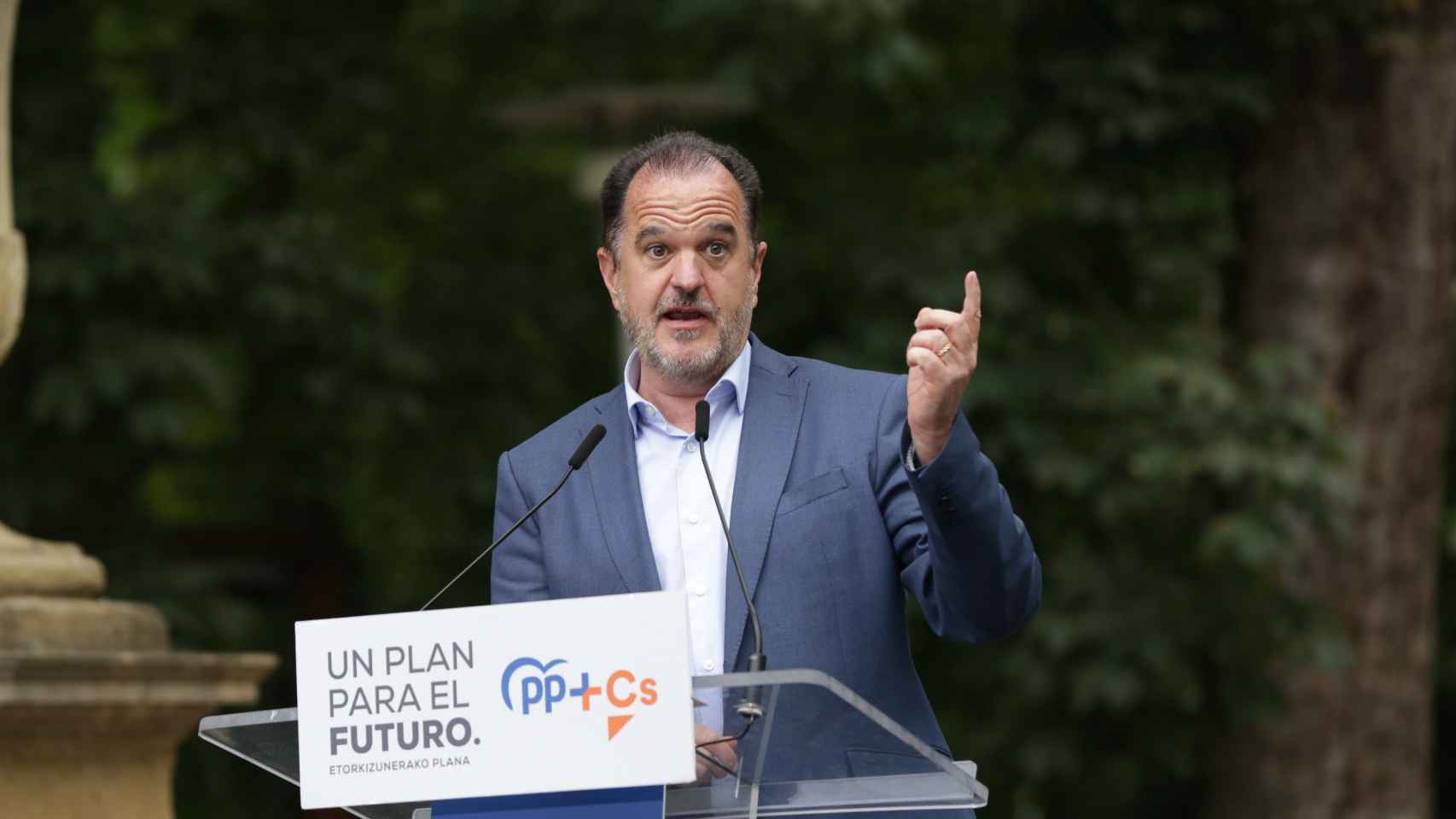 El presidente del PP vasco, Carlos Iturgaiz. / EP