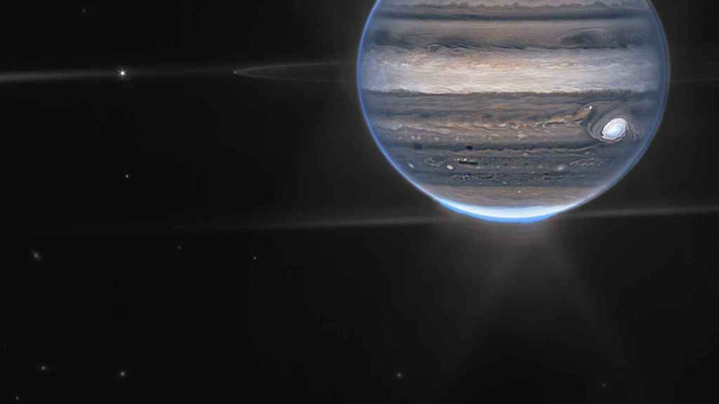 Fotografa cedida por la NASA donde se aprecia una imagen de jpiter tomada por la cmara de infrarrojo cercano (NIRcam) del Telescopio Espacial James Webb (JWST). / EFE