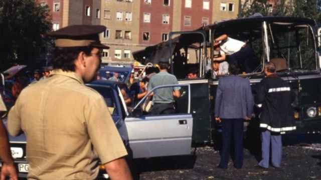 Atentado de ETA que acab con la vida de 13 guardia civiles en Madrid el 14 de julio de 1986.