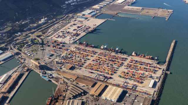 Vista area de la zona de contenedores en el Puerto de Bilbao / CV