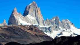 El pico Fitz Roy, en La Patagonia, donde han desaparecido dos montaeros vascos. | E.P`.