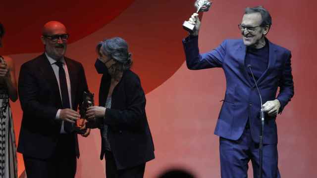 Alberto Iglesias recoge el premio Feroz  2022 a la mejor msica original/ EP